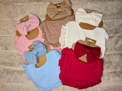 Baby haklapp och hårband set med broderat namn